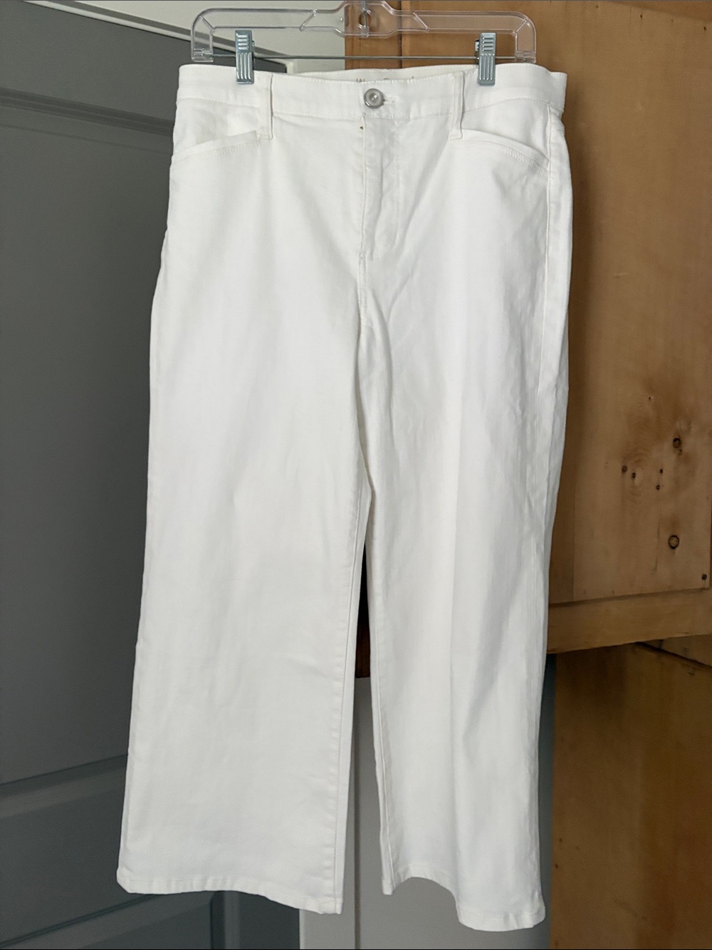 Classic White Cropped Wide-Leg Jeans for Women